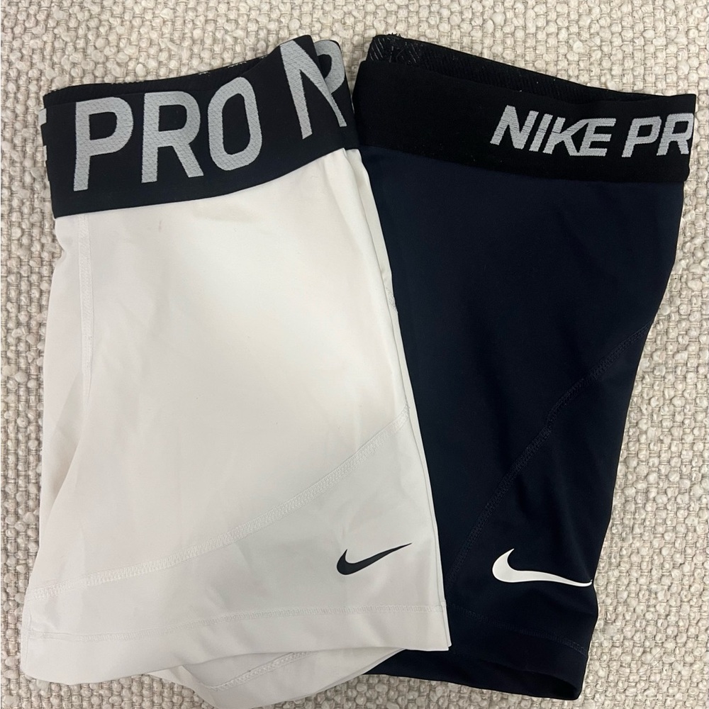 Women Set of 2 Nike Pro Shorts